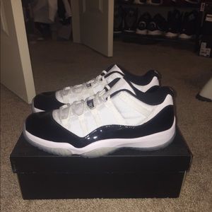 Jordan 11 Low Concord